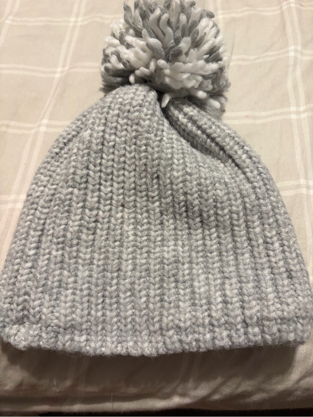 Cat & Jack Light Gray Knit Pom Beanie with White-Gray Pom